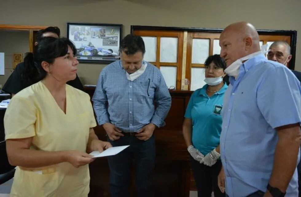 El municipio de Iguazú donó  500 mil pesos al Hospital