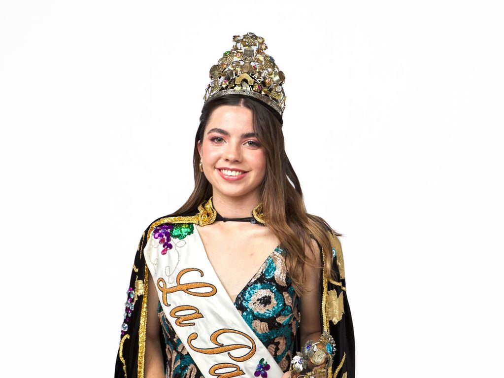 Vendimia 2023 Ana Laura Verde Reina de La Paz 2023. Lámina. 