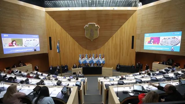 En la sesión de este miércoles oficialistas y opositores debatieron sobre educación e inseguridad, entre otros temas. (Prensa Legislatura de Córdoba)