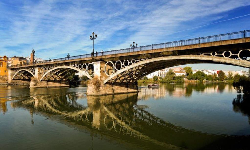 Puente de Triana, Sevilla, España. (Foto: Turismo Sevilla)
