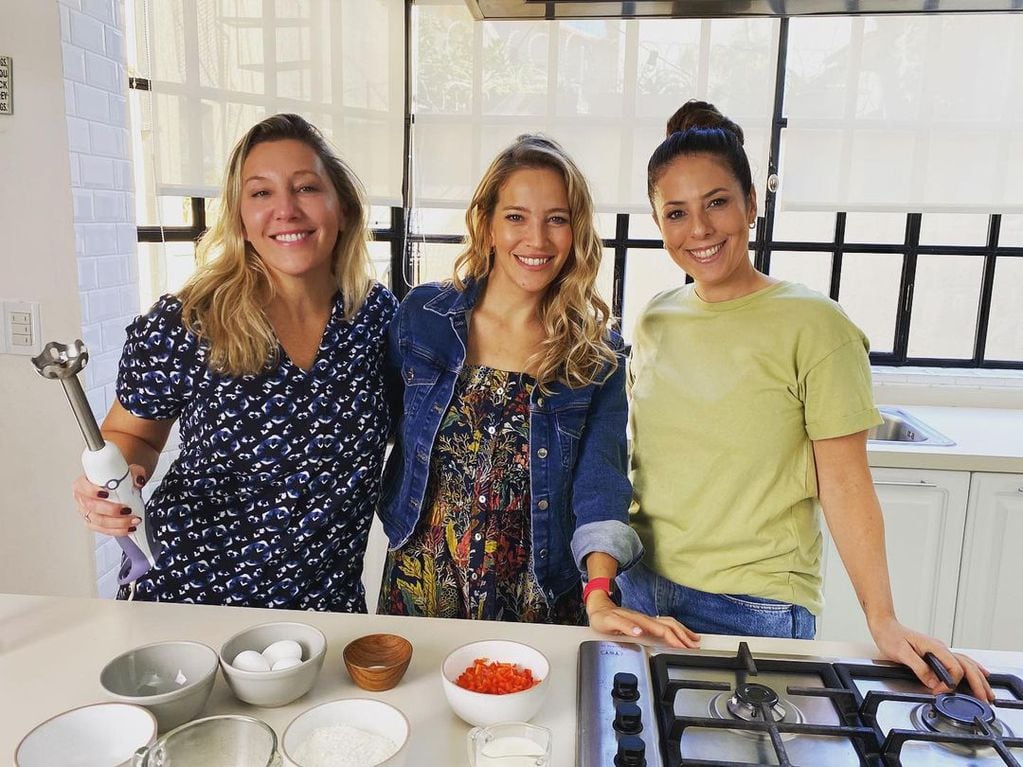 Luisana Lopilato con su hermana y la chef Estefi Colombo