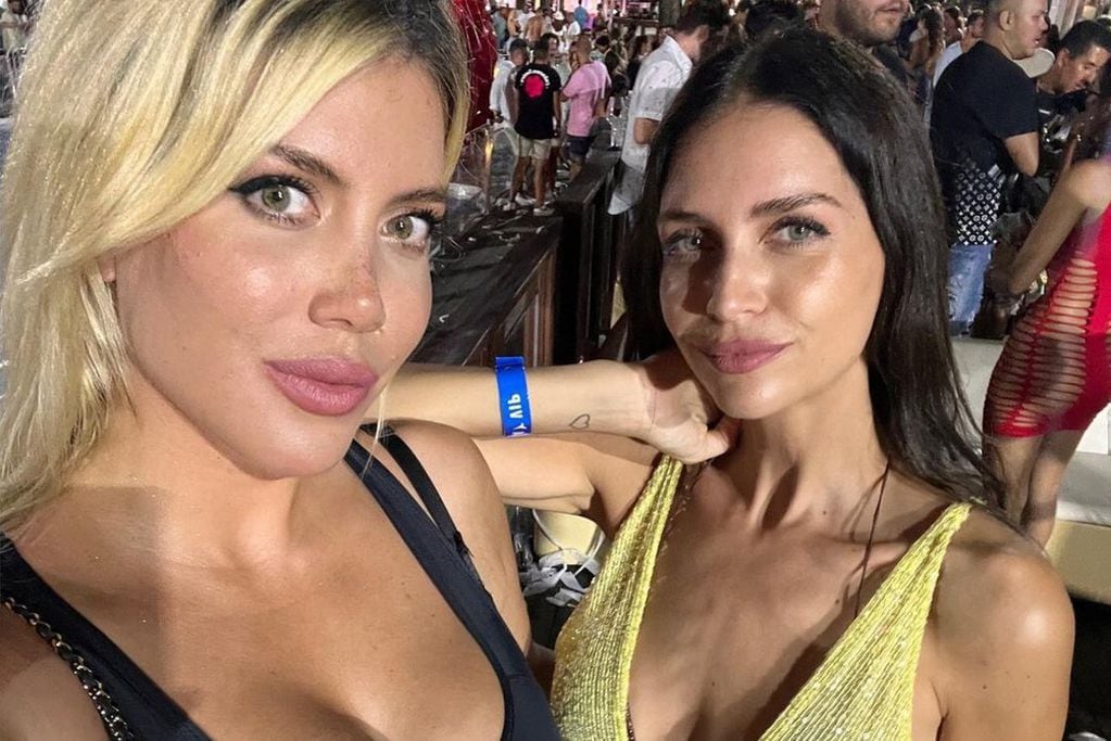 Wanda y Zaira Nara en el show de Ozuna en Ibiza (IG: @wanda_nara)