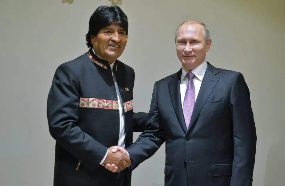 El presidente ruso Vladimir Putin y su homólogo boliviano Evo Morales. (EFE)