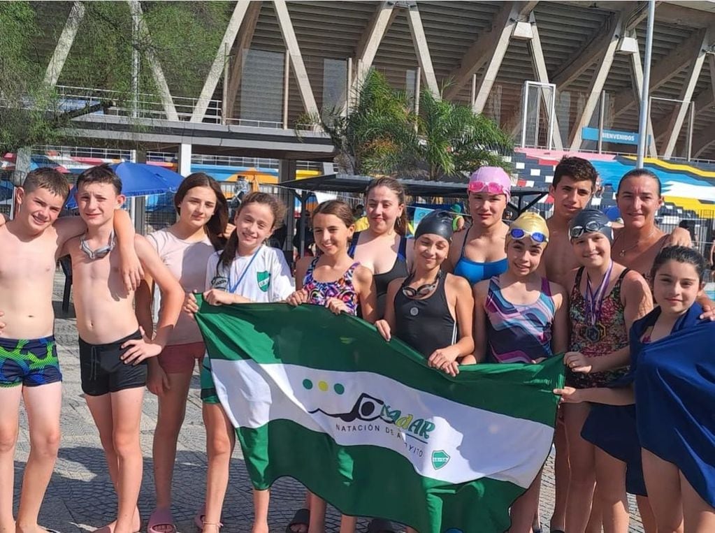 Nadadores del Club Deportivo y Cultural Arroyito