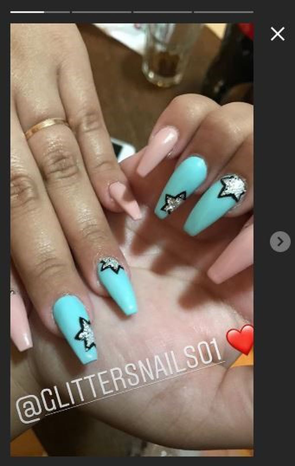 Morena Rial publicó una foto mostrando cómo le quedaron las uñas pero recibió más críticas que halagos.