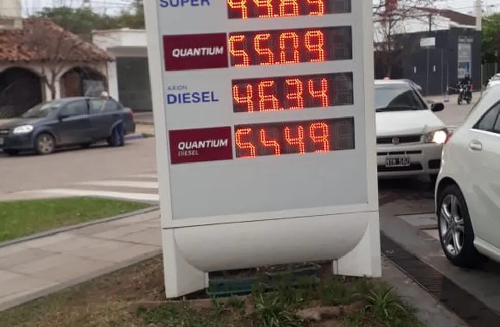 Todas las estaciones de servicio aumentaron los precios de los combustibles