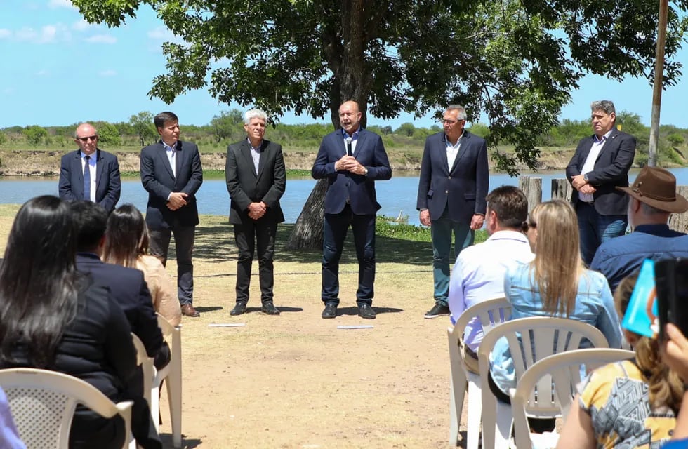 Abrieron los sobres de la licitación del Acueducto San Javier, San Cristóbal, Ceres, Tostado.