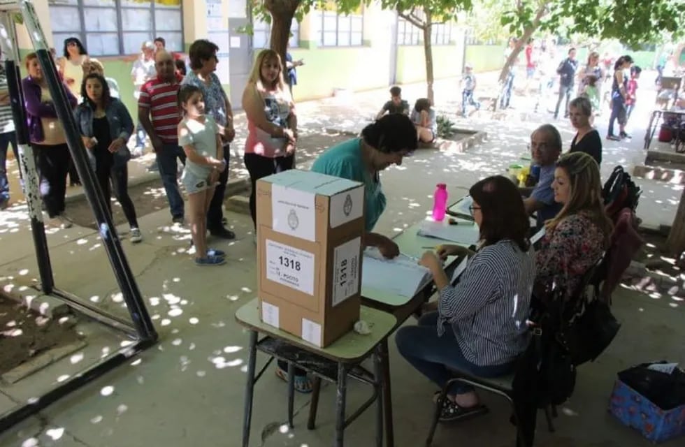 El 40% del padrón ya votó en San Juan.