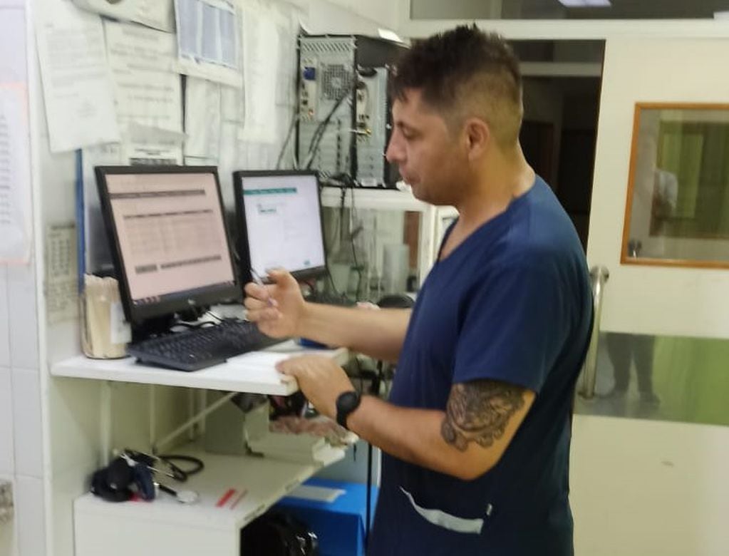 Personal del Hospital Carlos Rodríguez recibieron el 2023 en sus puestos de trabajo