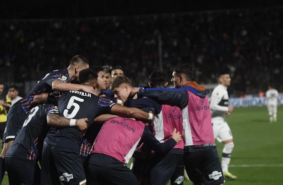 Talleres goleó en La Plata, en un fin de semana triunfal para los equipos de Córdoba.