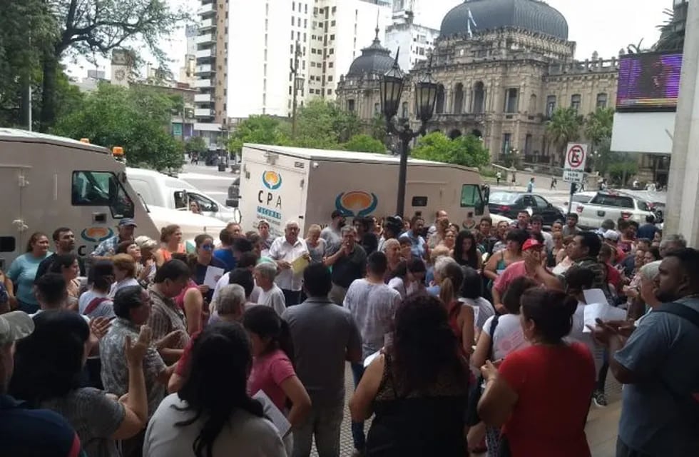 Protesta de subagentes de quiniela en Tucumán.