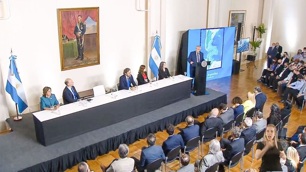 El presidente de la Nación encabezó la reunión en el Palacio San Martín.