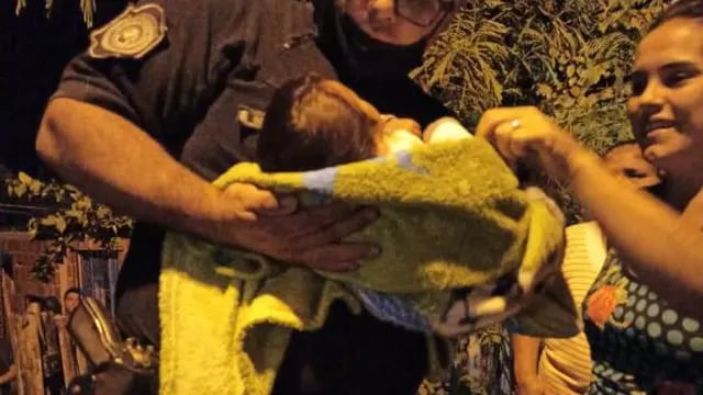 Policía de Puerto Rico le salvó la vida a un bebé que se ahogó con leche