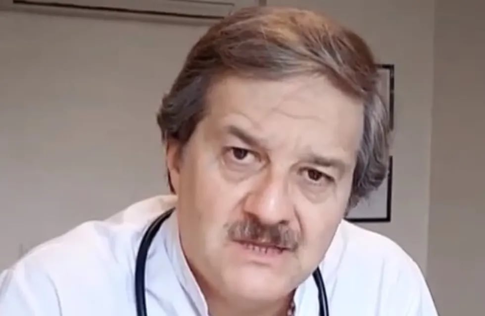 El video viral de un médico tucumano sobre el uso del casco