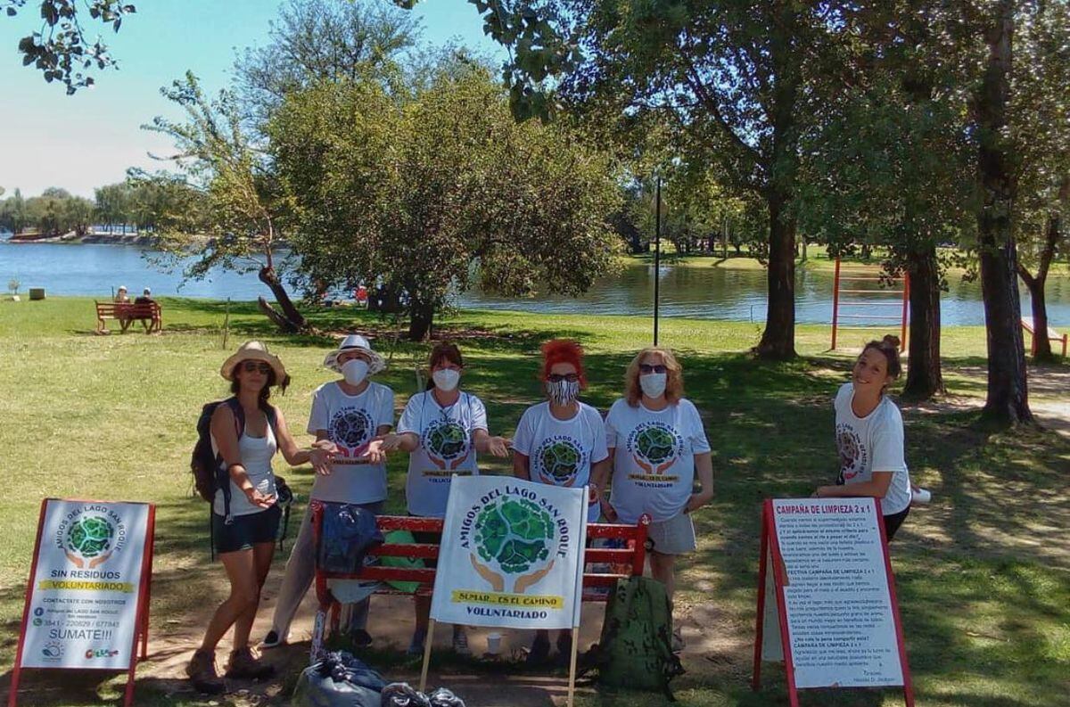 Los "Amigos del lago San Roque" llevaron adelante una jornada de recolección de residuos.
