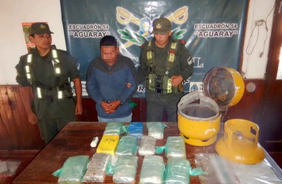 Encontraron 12 kilos de cocaína en una garrafa de gas. (Gendarmería Nacional)