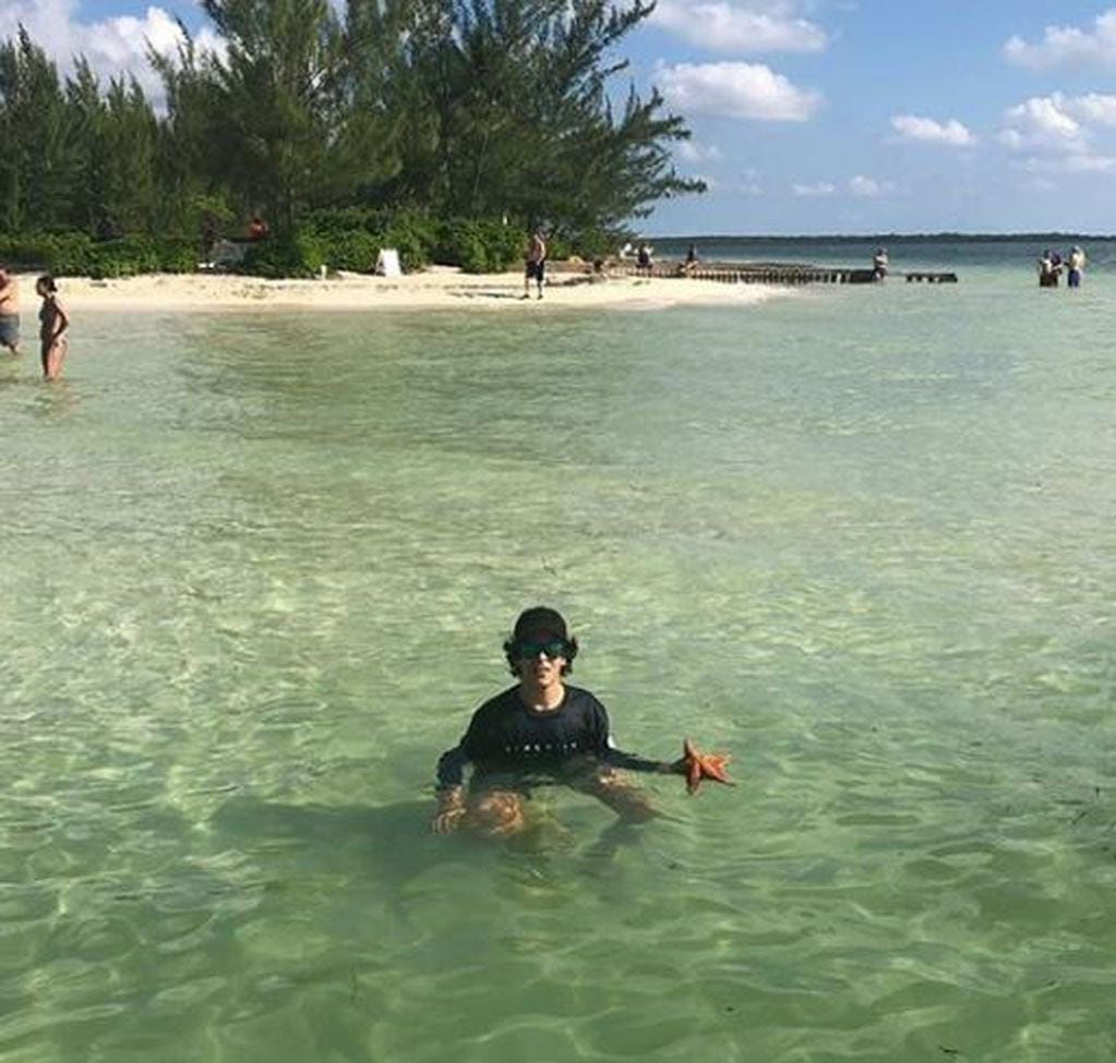 Máximo Menem disfruta del Caribe con su familia. (Instagram)