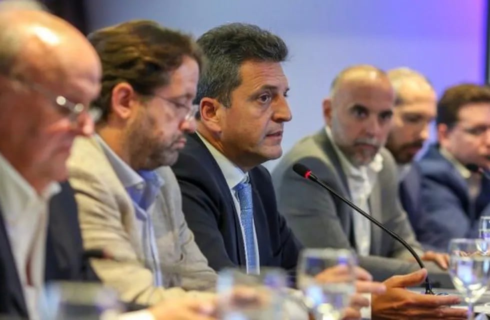 Sergio Massa: “Gobierne quien gobierne, es necesario un acuerdo de 10 políticas centrales”. (Web)