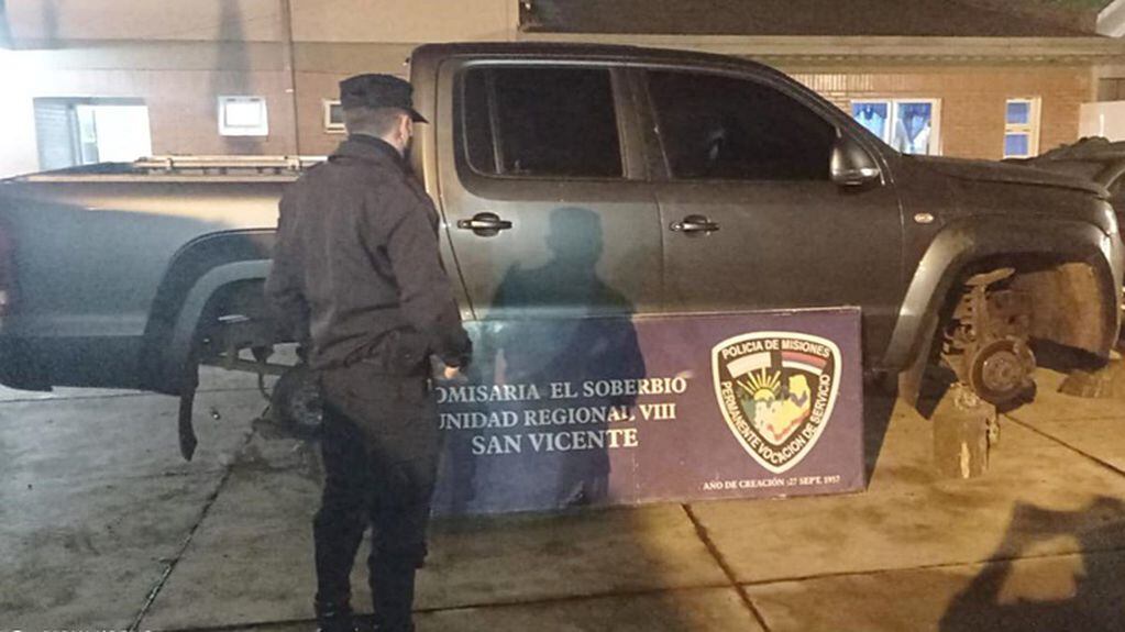 El Soberbio: Policía de Misiones recuperó un vehículo robado en San Vicente. Policía de Misiones