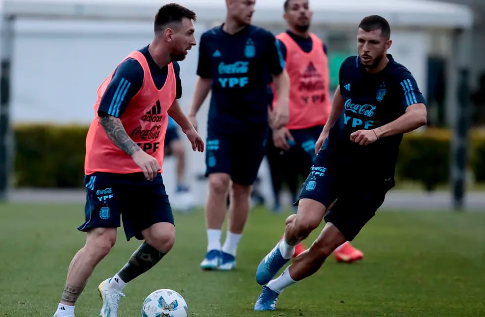 Messi en acción en la práctica de la Selección Argentina. (Fotobaires).