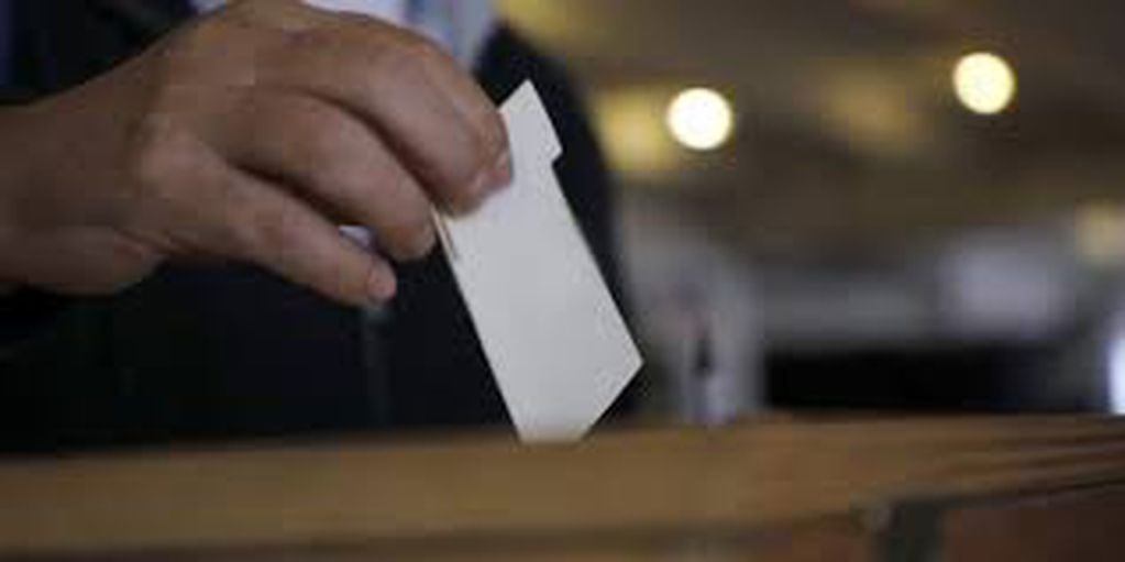 Las elecciones serán por voto directo, bajo el sistema de preferencia.