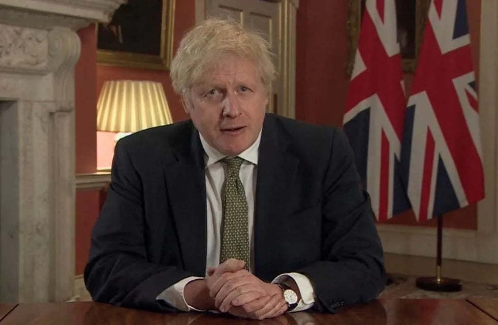 El primer ministro británico, Boris Johnson, da un discurso televisado a la nación desde Downing Street en Londres donde anuncia un nuevo confinamiento en el Reino Unido