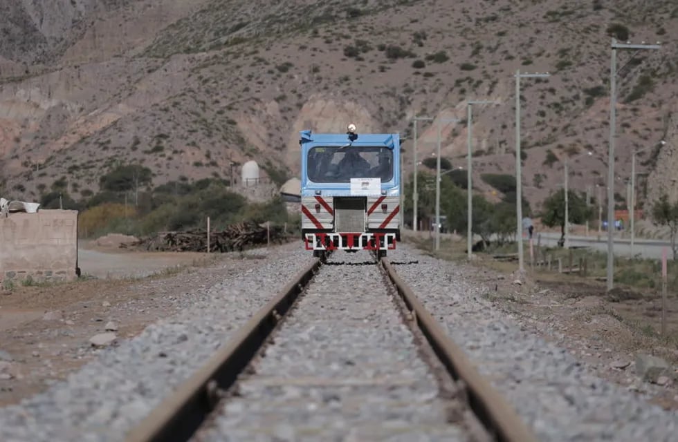 El proyecto del tren turístico "viene ejecutándose paso a paso y por etapas", aseguró el coordinador de la Unidad Ejecutora Provincial Tren Jujuy-La Quiaca, Emiliano Rodríguez.