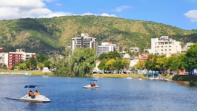 Pleno centro de Villa Carlos Paz. Otoño 2021.