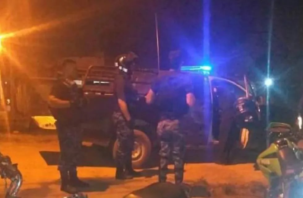 La Policía sospecha que el doble crimen llevado a cabo por sicarios se trató de una venganza. Foto: Vía País.