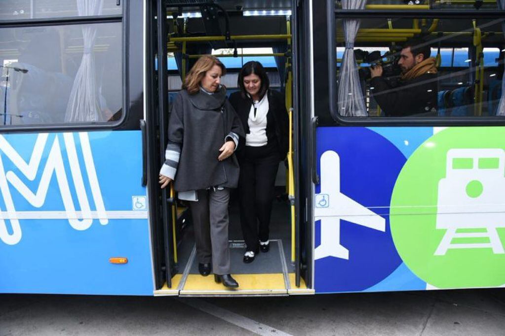 La intendenta Mónica Fein y la secretaria de Transporte y Movilidad, Mónica Alvarado. (@monicafein)