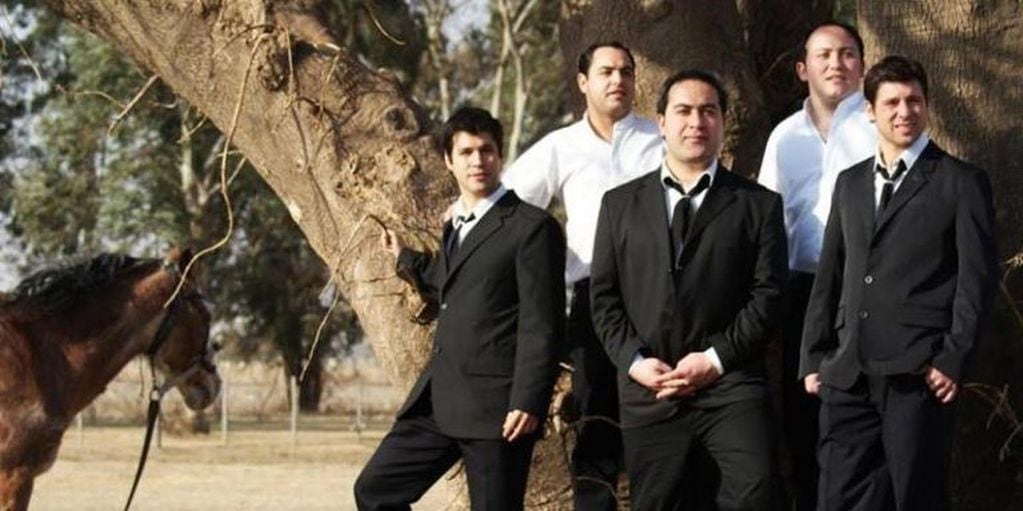 Los de Cabrera, la banda de folclore del sur cordobés se presentan en la Capital en El Aljibe.