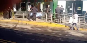 Un hombre falleció en la parada de colectivos del microcentro de Posadas