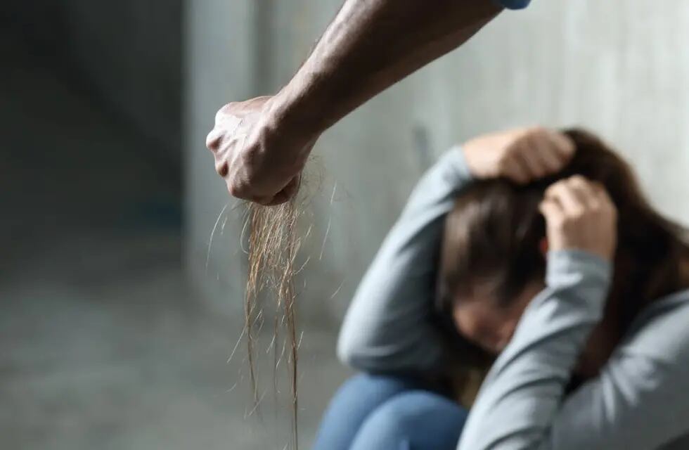 La mujer vive con miedo por la brutal golpiza que recibió por parte de su expareja (Imagen ilustrativa).