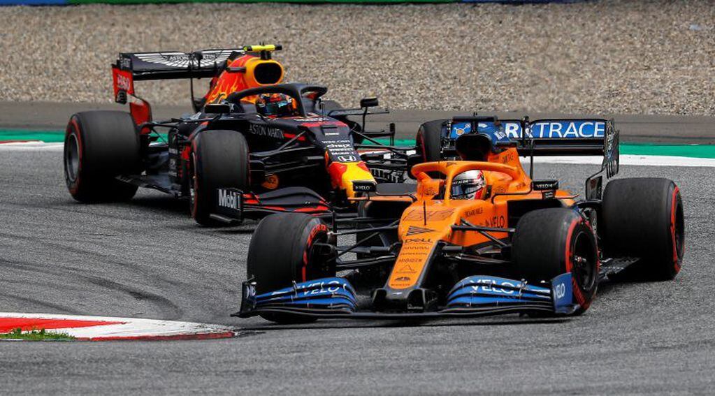 Carlos Sainz (McLaren), adelante de Alexander Albon (Red Bull). El español largó tercero, pero al final sería noveno.