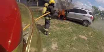 Bomberos Arroyito incendio vehículo