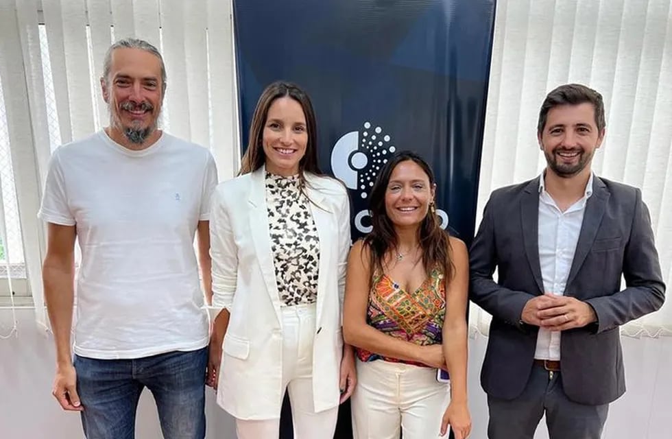 Martín Racca, Maria Paz Caruso, Valeria Soltermam y Juan Senn, el bloque de concejales del PJ de Rafaela