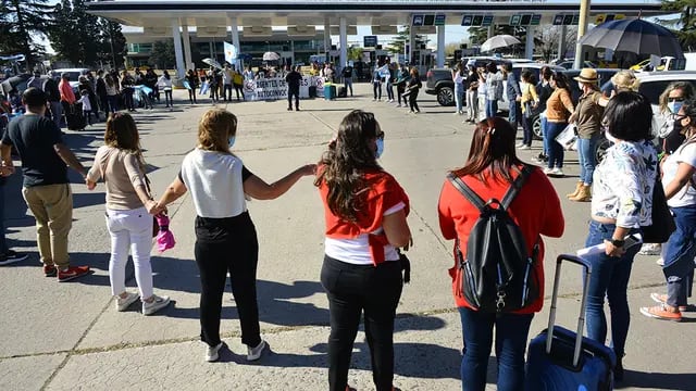 Protesta y abrazo al Aeropuerto Cordoba de Agentes de viajes
