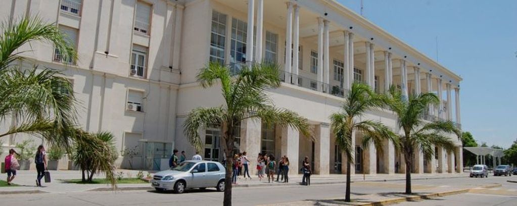 Universidad Nacional de Córdoba (web).