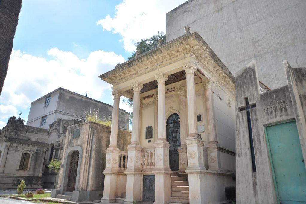 Nuevo ciclo de visitas guiadas gratuitas en el cementerio San Jerónimo (Prensa Municipalidad)