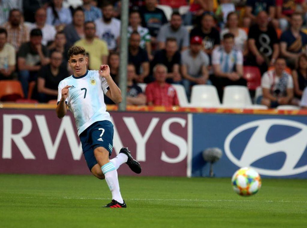 Julián Álvarez en acción durante un partido por el Mundial Sub'20 de la FIFA entre Argentina y Mali