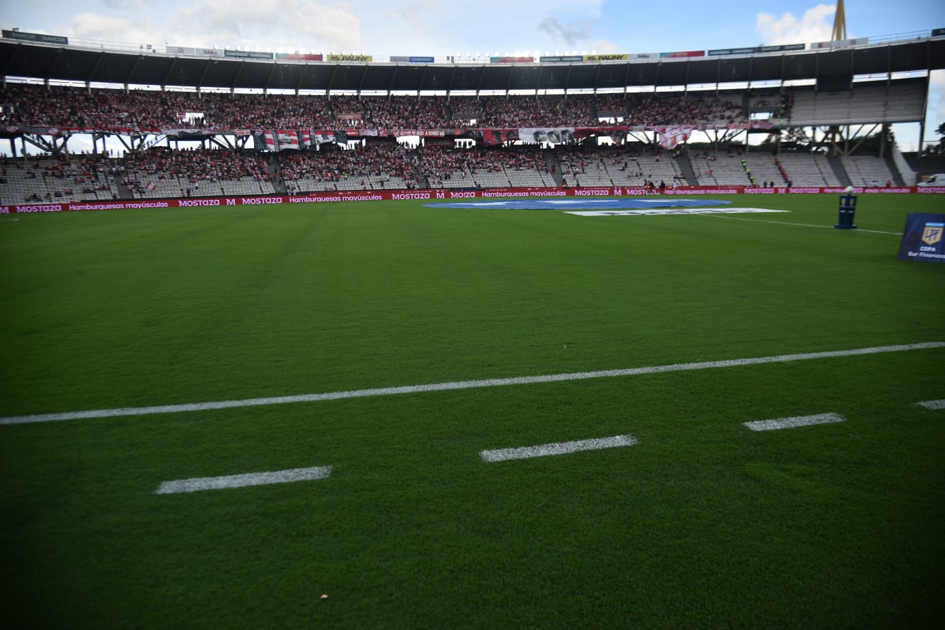 Así está el campo de juego del Kempes para el clásico entre Instituto y Talleres. (Pedro Castillo / La Voz)