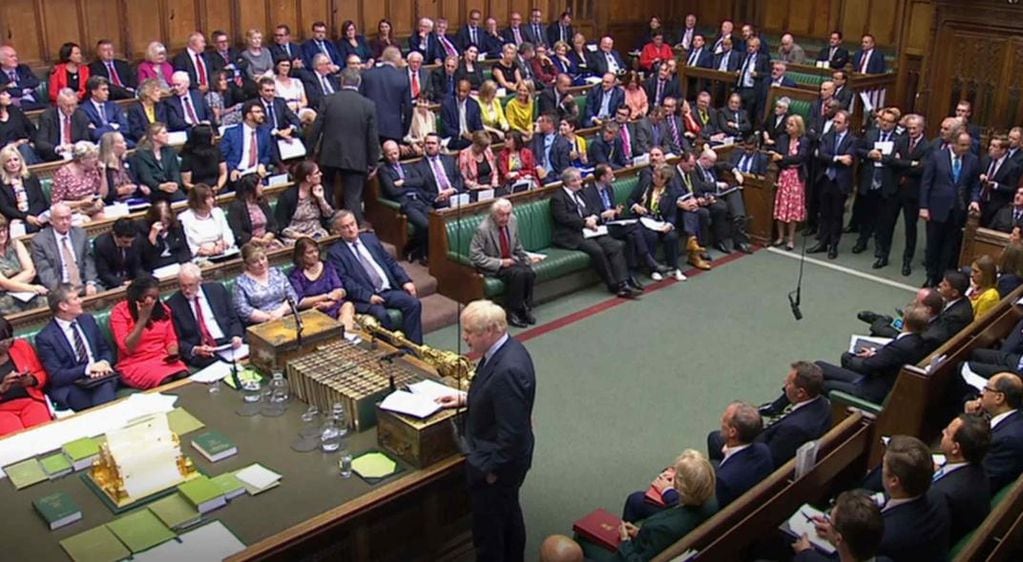 En problemas. Boris Johnson, en la sesión del Parlamento británico. (DPA)