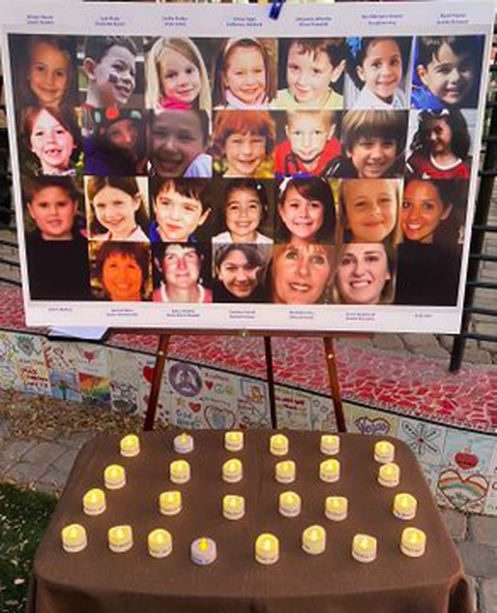 Los rostros de las víctimas fatales de aquella masacre del 14 de diciembre de 2012. Twitter @lindacavazos13