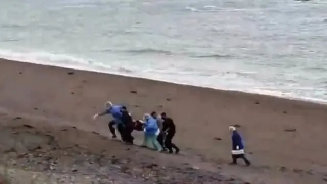 Una mujer intentó atentar contra su vida arrojándose al mar