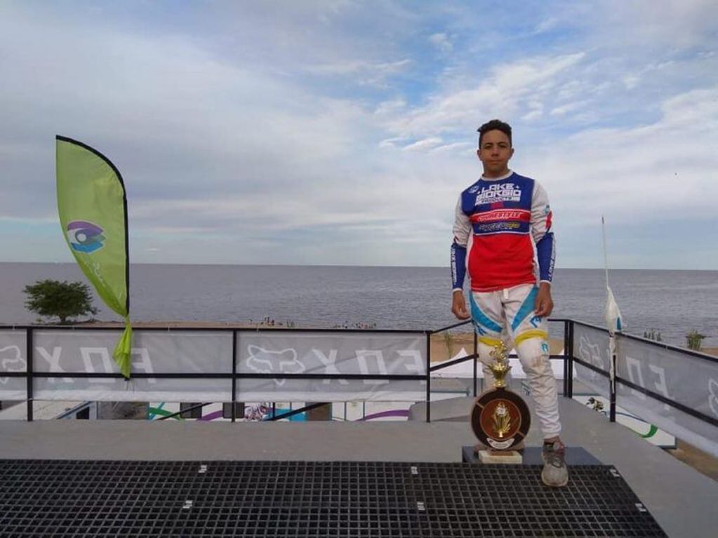 Facundo Lazaro fue uno de los ciclistas que termino en el segundo puesto en el campeonato.