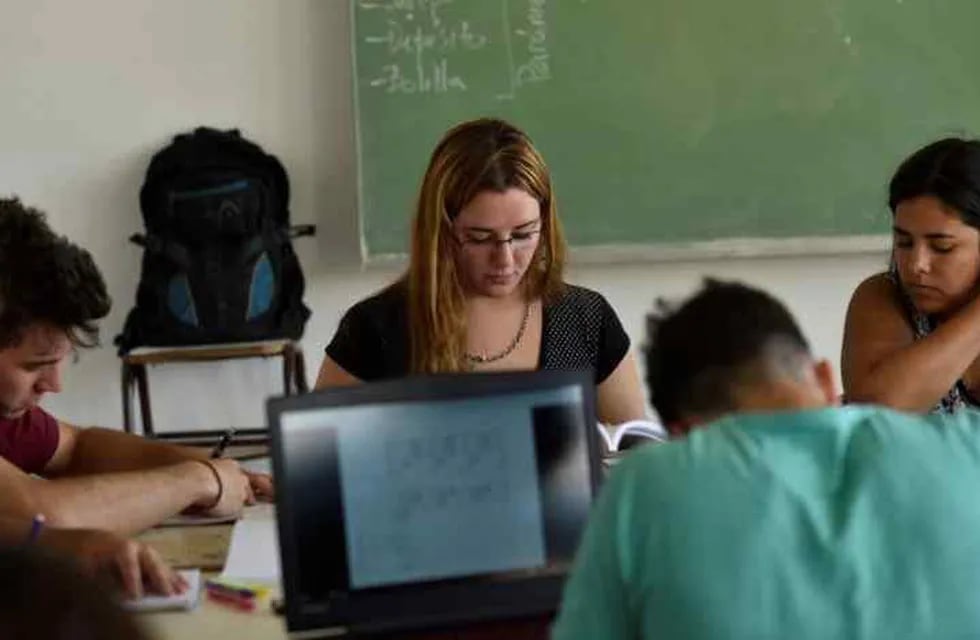 Ayudan a que egresados de sectores rurales de Mendoza puedan terminar sus estudios universitarios.