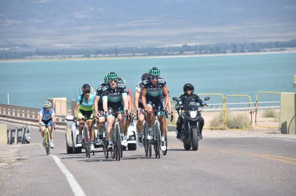 Los ciclistas elite, en las rutas sanjuaninas.