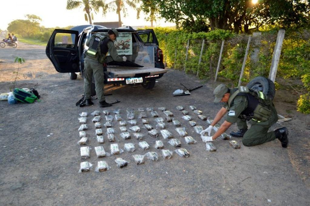 Finalmente fueron 77 kilos de marihuana, dos vehículos secuestrados y dos detenidos