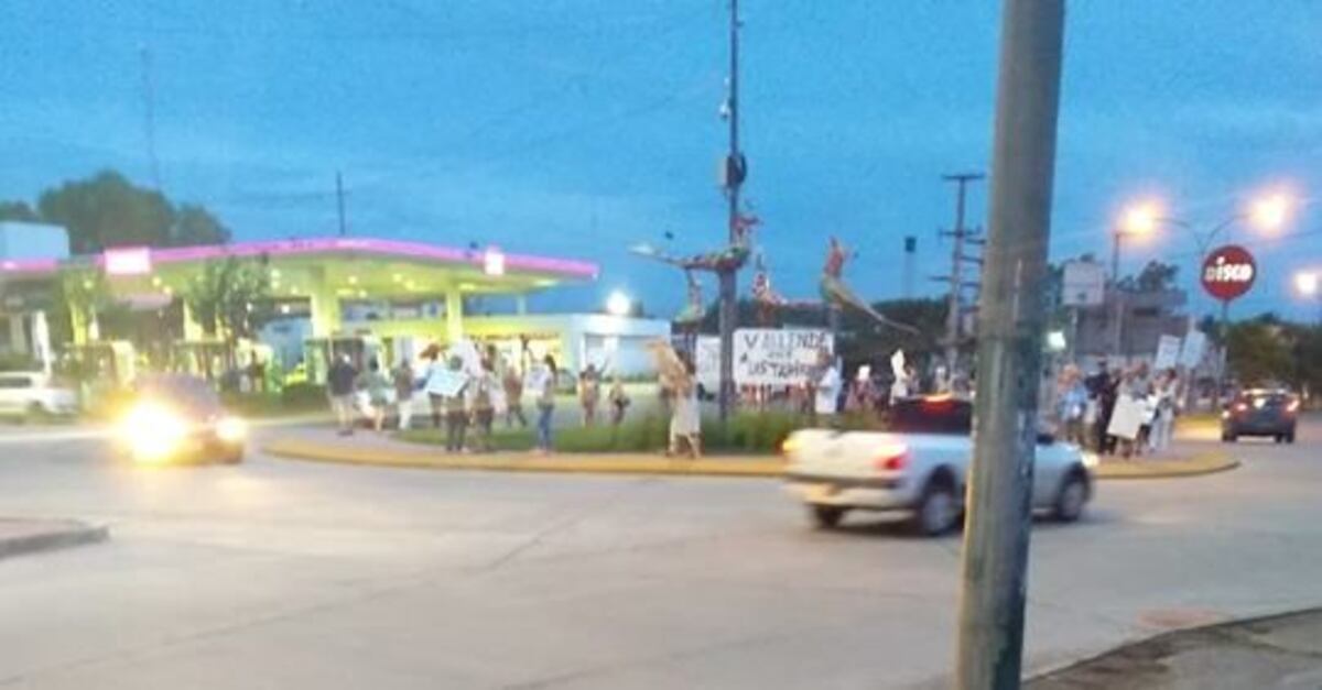 Vecinos de Villa Allende se manifestaron en contra del tarifazo