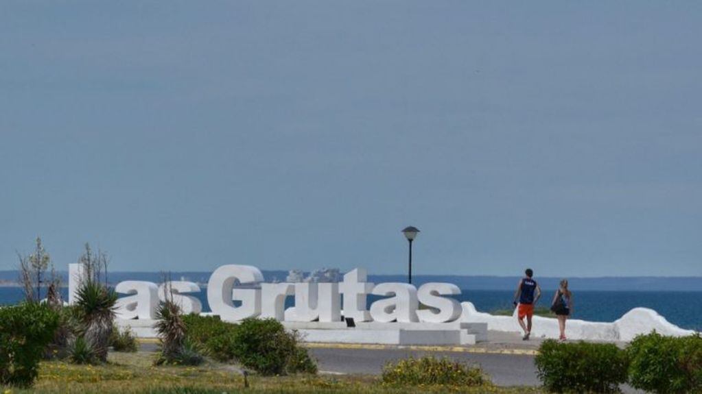 Analizan como será la vuelta del turismo a Las Grutas, Río Negro (web).